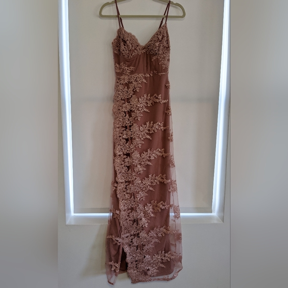 A Night in Tokyo Lace Dress NWT - Picture 5 of 9